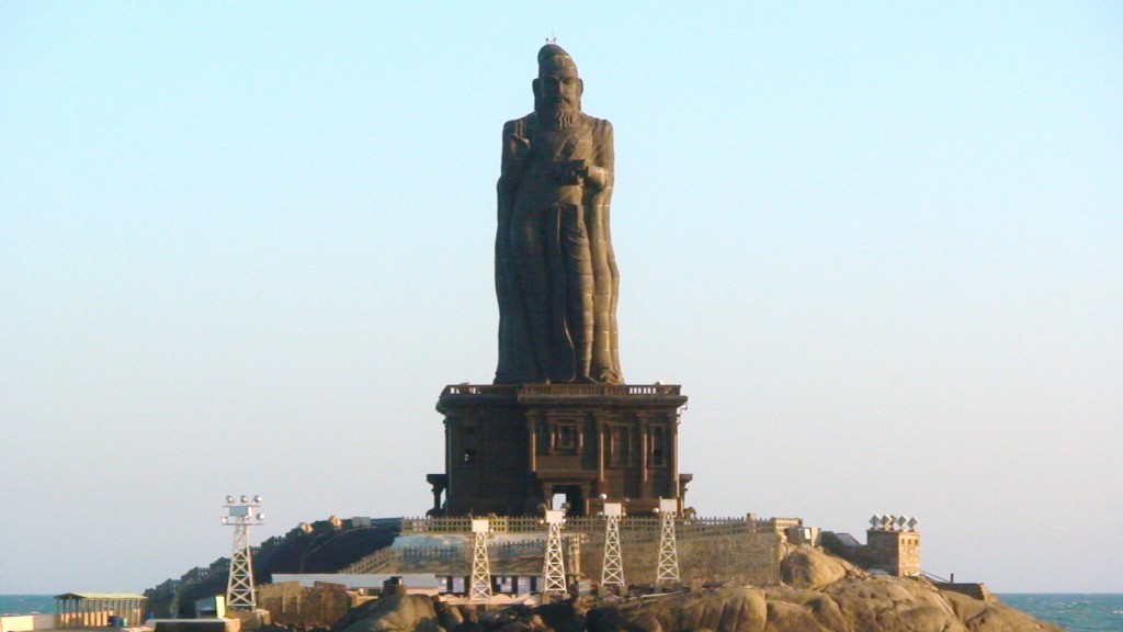 Tiruvalluvar_statue_LIC